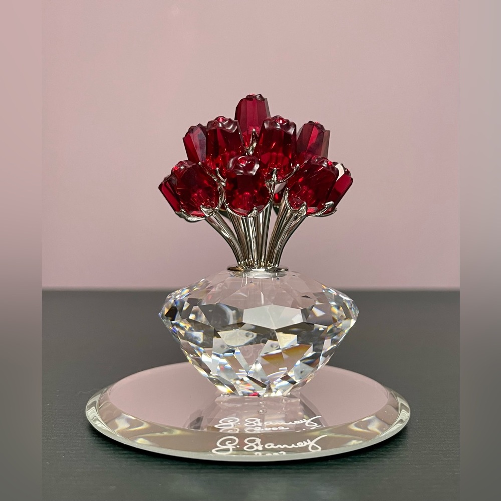 NIB Swarovski SCS The Vase of Roses 2002 Julibee Edition